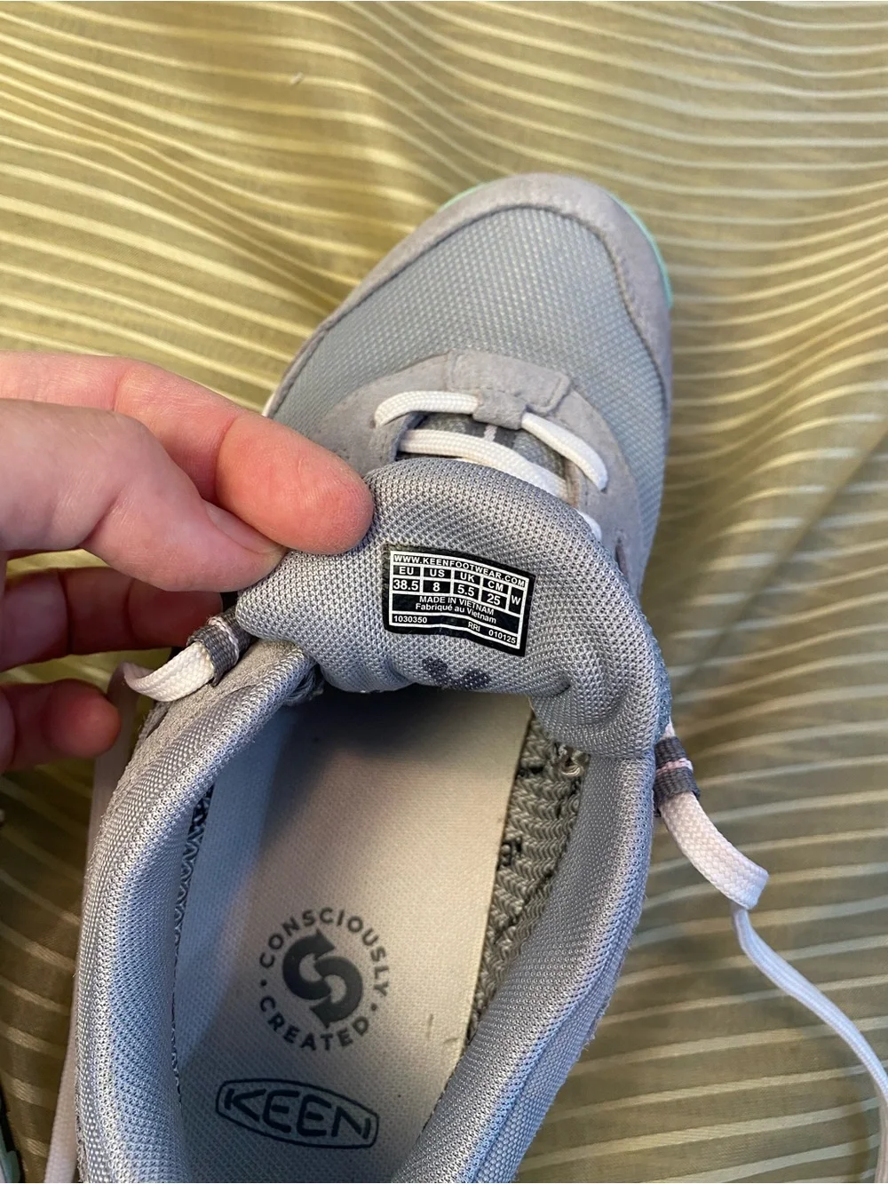 KEEN Sport Running Activewear Shoes Sneakers, size 8, grey, logo